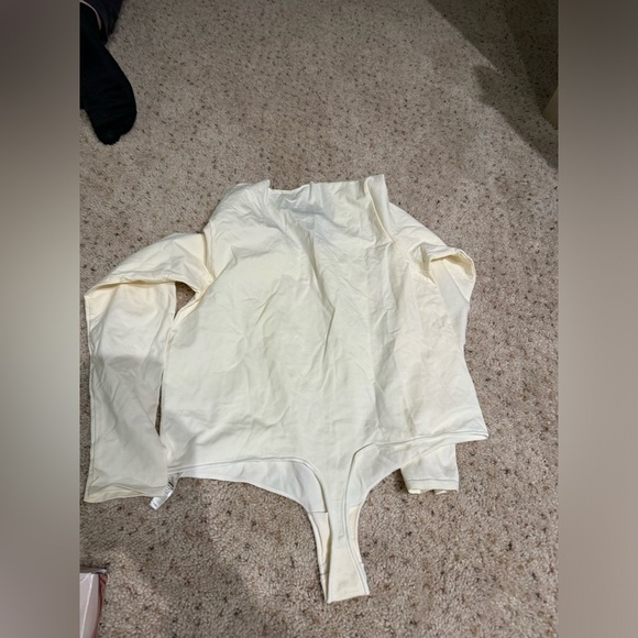 Skims ESSENTIAL LONG SLEEVE SCOOP NECK BODYSUIT in Marble New in Box - Picture 6 of 6